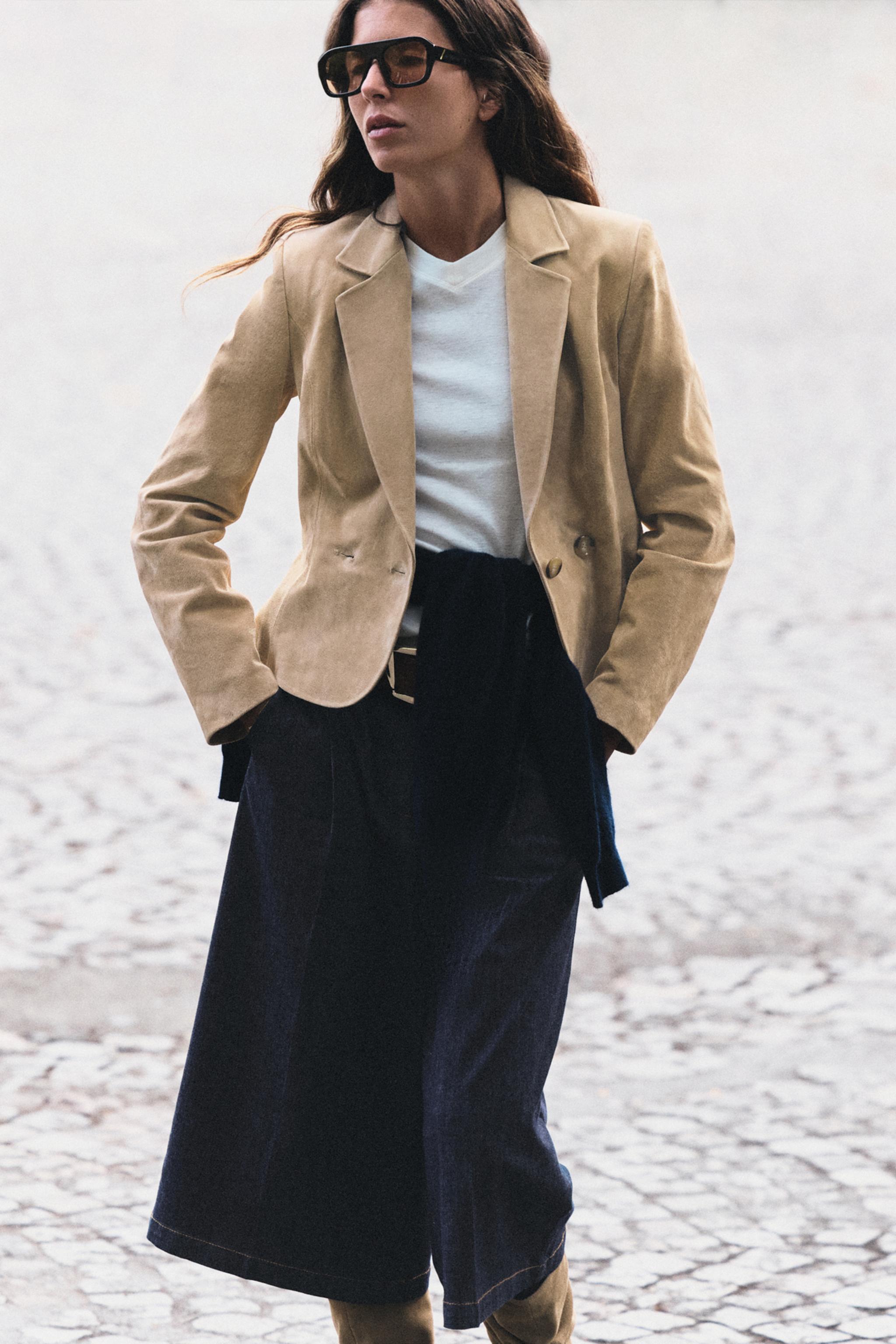 100% LEATHER CROPPED BLAZER WITH SHOULDER PADS